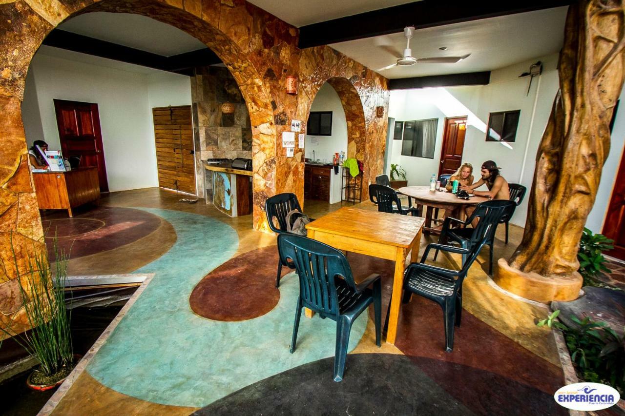 Experiencia Surf Camp Hostel Brisas de Zicatela Exterior photo