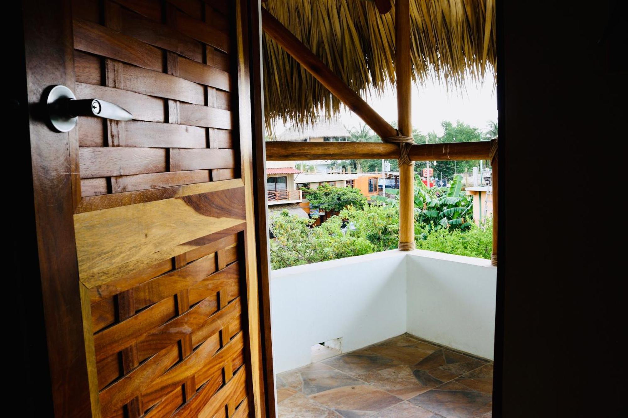 Experiencia Surf Camp Hostel Brisas de Zicatela Exterior photo